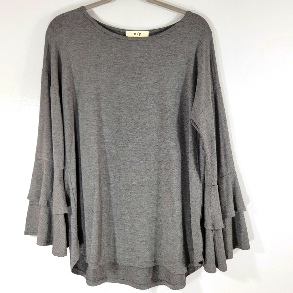 N/P style comfort function heather grey tiered bell sleeve tunic blouse